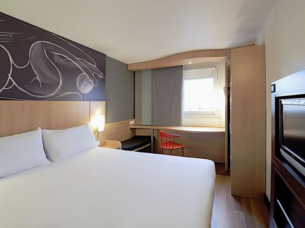 ホテル Ibis マカエ 部屋 写真