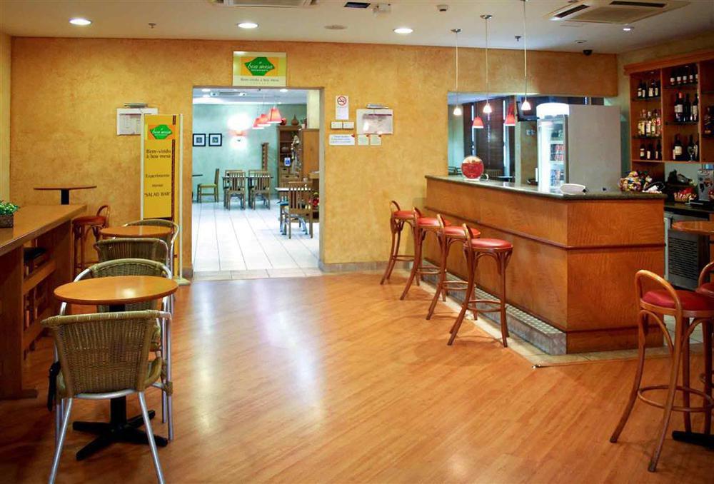 ホテル Ibis マカエ レストラン 写真